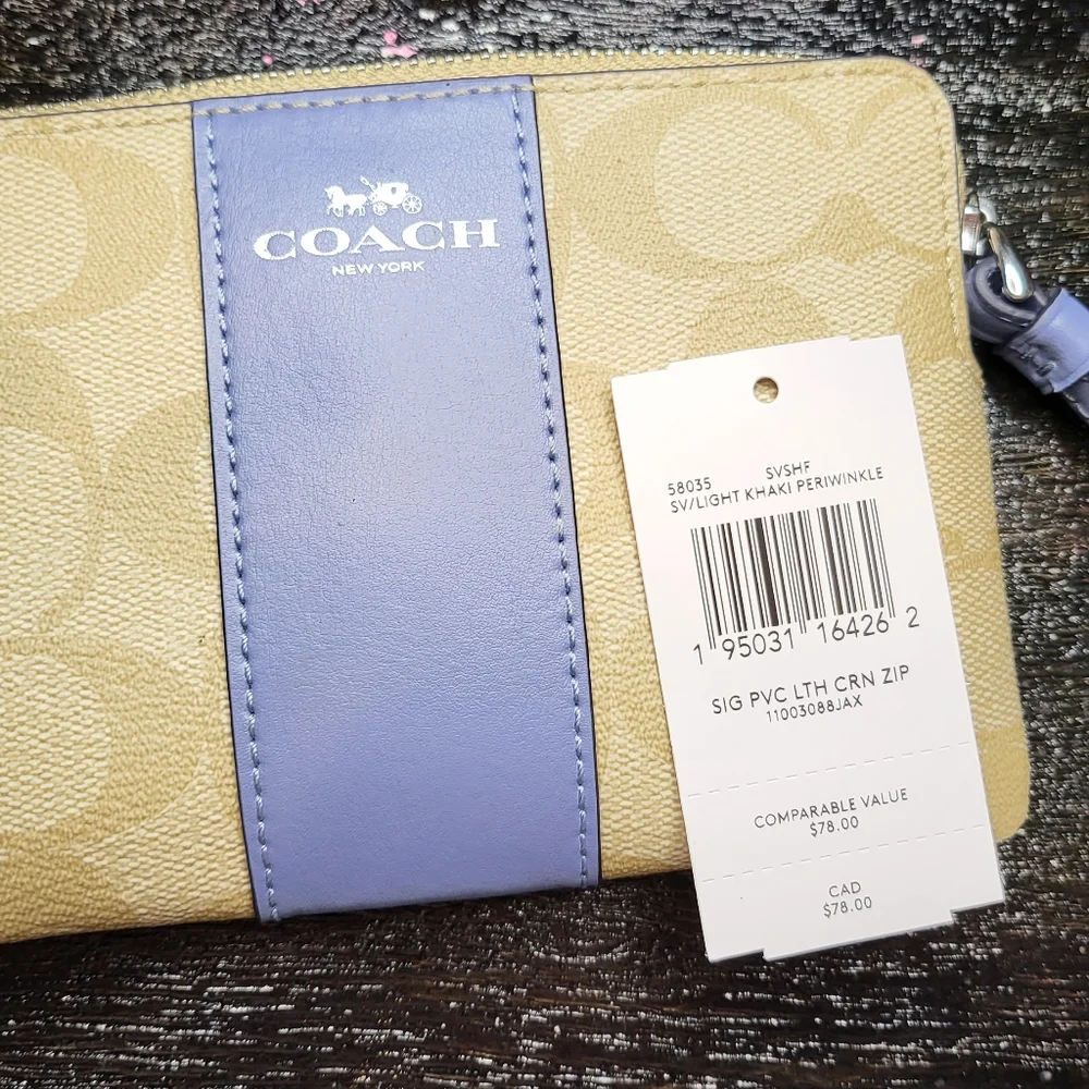 New with tags- Coach Periwinkle Wristlet - Picture 4 of 6